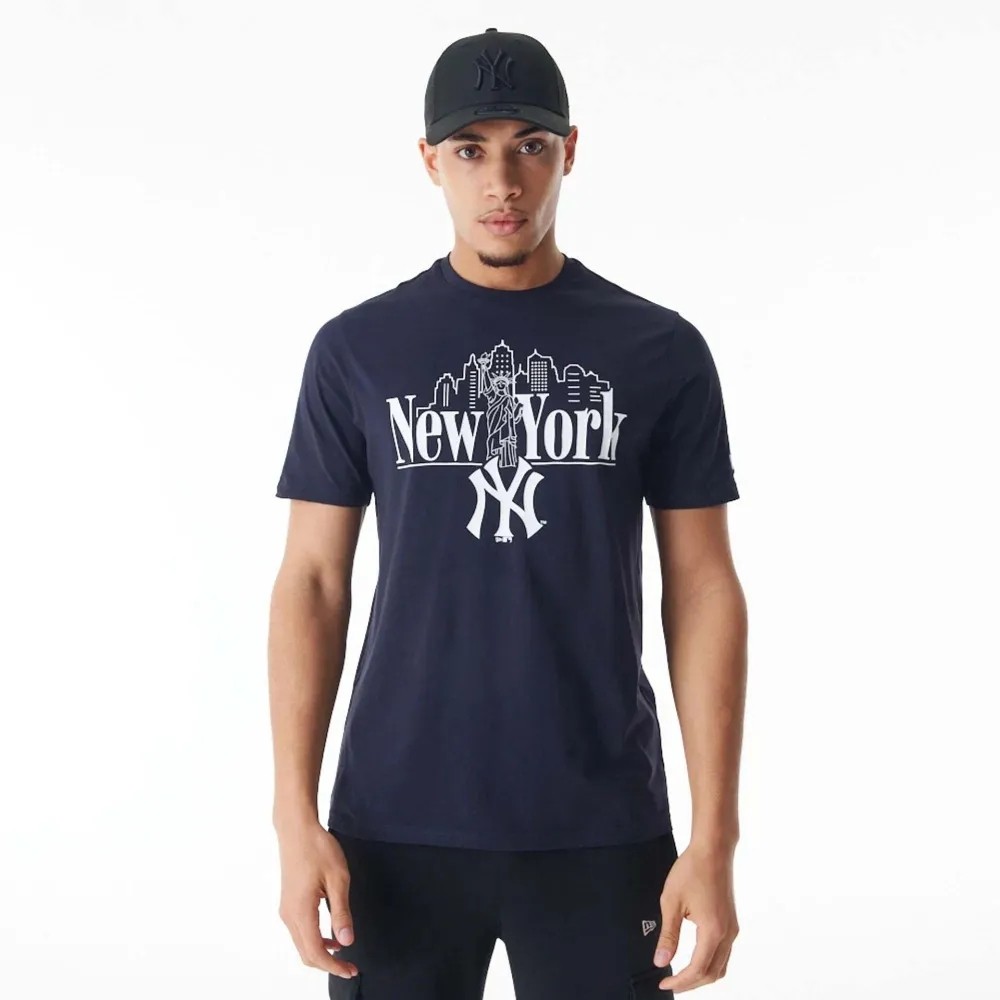 [해외]뉴에라 MLB Ny Graphic Table New York Yankees 반팔 티셔츠 141163590 Navy